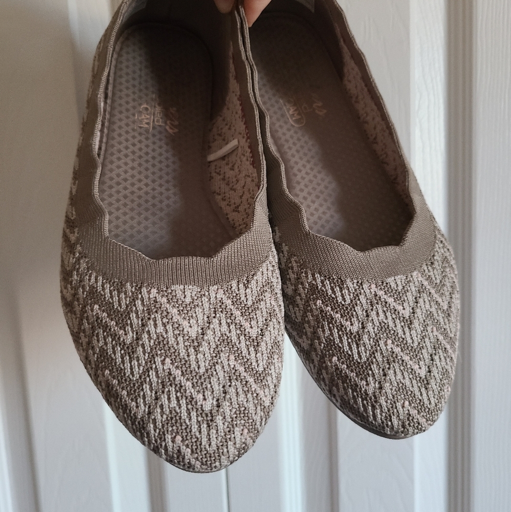 Tan Sketchers Cleo Flats